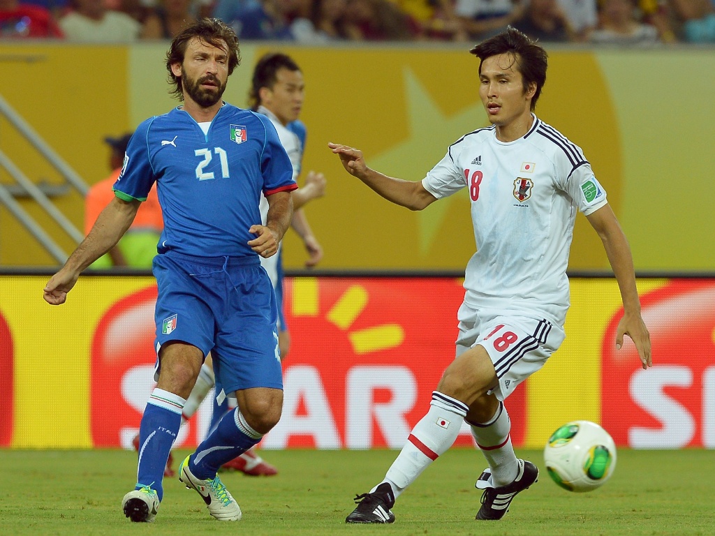 19.jun.2013 - Italiano Andrea Pirlo passa a bola durante partida contra o Japão pela Copa das Confederações