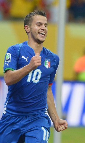 19.jun.2013 -  Sebastian Giovinco comemora quarto gol da Itália sobre o Japão na Arena Pernambuco