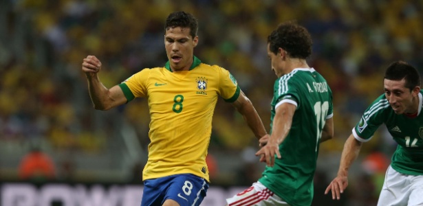 Volante Hernanes participa da vitória brasileira sobre o México na Copa das Confederações