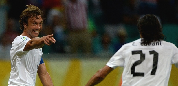 Diego Lugano fez um dos gols do Uruguai contra a Nigéria