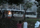 PM impede protesto na Fonte Nova com bombas e ônibus é incendiado - José Ricardo Leita/UOL