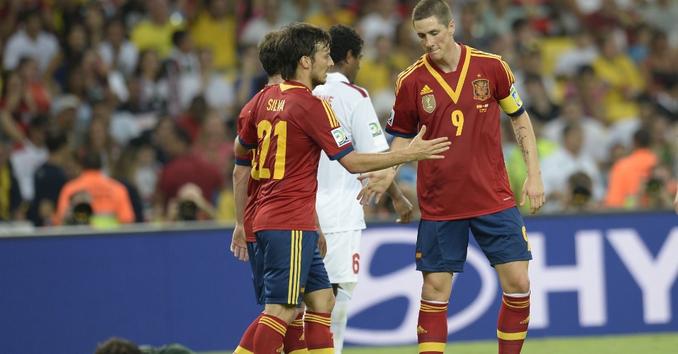 20.junho.2013- Jogadores da Espanha comemoram mais um gol contra o Taiti