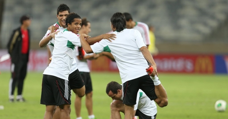 21.06.13 - Jogadores mexicanos fazem atividade no Mineirão para a partida contra o Japão
