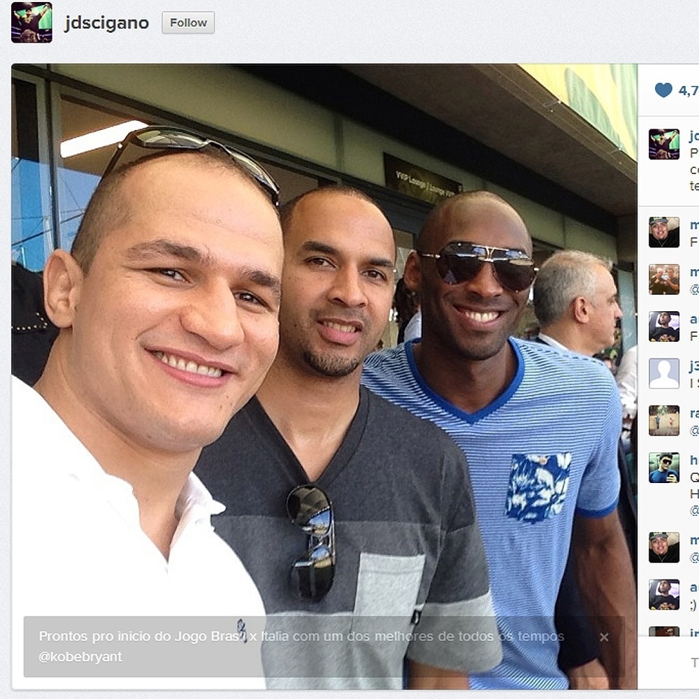 22.jun.2013 - Cigano posta foto com Kobe Bryant antes de jogo entre Brasil e Itália