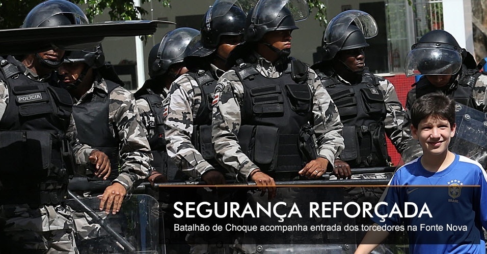 SEGURANÇA REFORÇADA - Batalhão de Choque acompanha entrada dos torcedores na Fonte Nova 