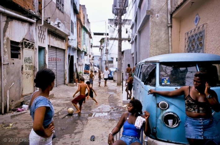 Brazil - Football as Religion: trabalho do inglês Christopher Pillitz que discute a alma do futebol brasileiro