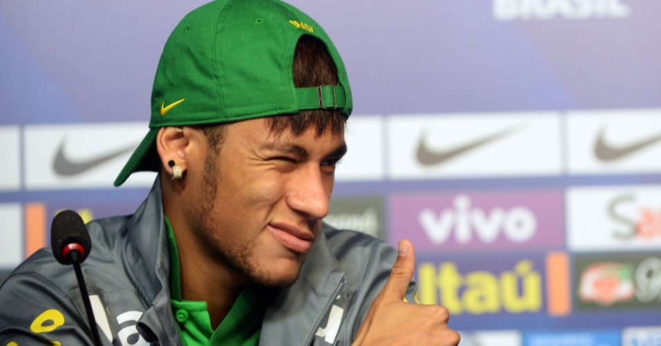 28.jun.2013 - Neymar vê Espanha como melhor, mas diz que Brasil tem que se impor em campo