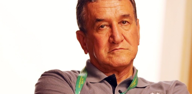 Para Carlos Alberto Parreira, a seleção brasileira ainda não está pronta para a Copa de 2014
