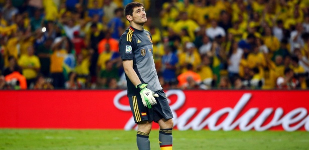 Goleiro Casillas é titular de Valdes na seleção espanhola - REUTERS/Kai Pfaffenbach