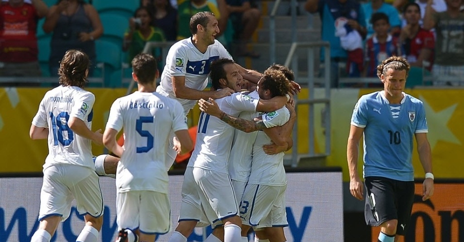 30.jun.2013 - Italianos comemoram o primeiro gol da disputa de 3° lugar da Copa das Confederações