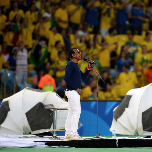 Jorge Ben canta durante festa antes de final entre Brasil e Espanha no Maracanã, na Copa das Confederações de 2013