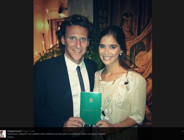 Diego Forlan publica foto do seu casamento no civil com Paz Cardoso - Reprodução/Twitter