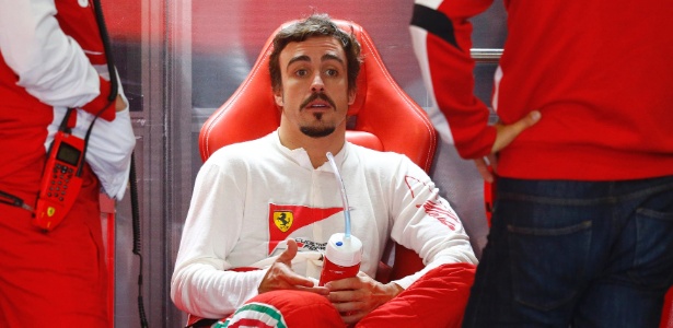 Espanhol Fernando Alonso completa 32 anos nesta segunda-feira: presente foi a bronca do chefe - REUTERS/Kai Pfaffenbach