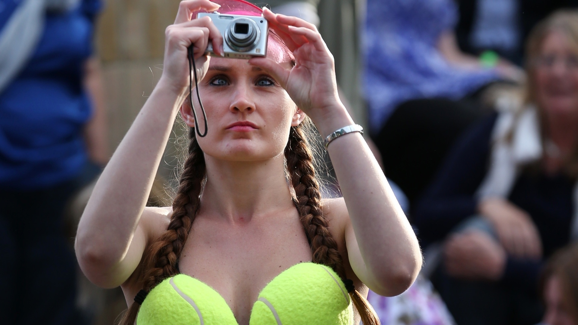 Torcedora mostra seu lado sensual para acompanhar os jogos em Wimbledon - Peter Macdiarmid/Getty Images