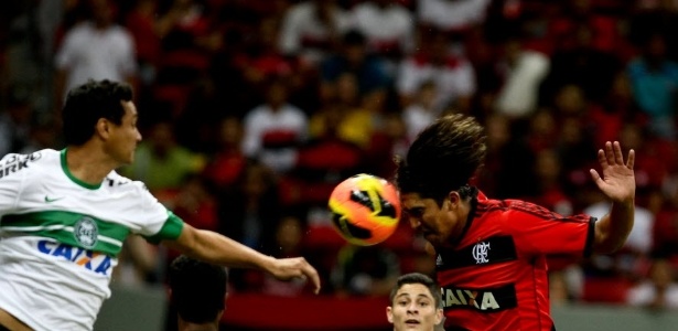 Torcida do Fla encheu estádio de Brasília no sábado, mas time não correspondeu - Pedro Ladeira/Folhapress