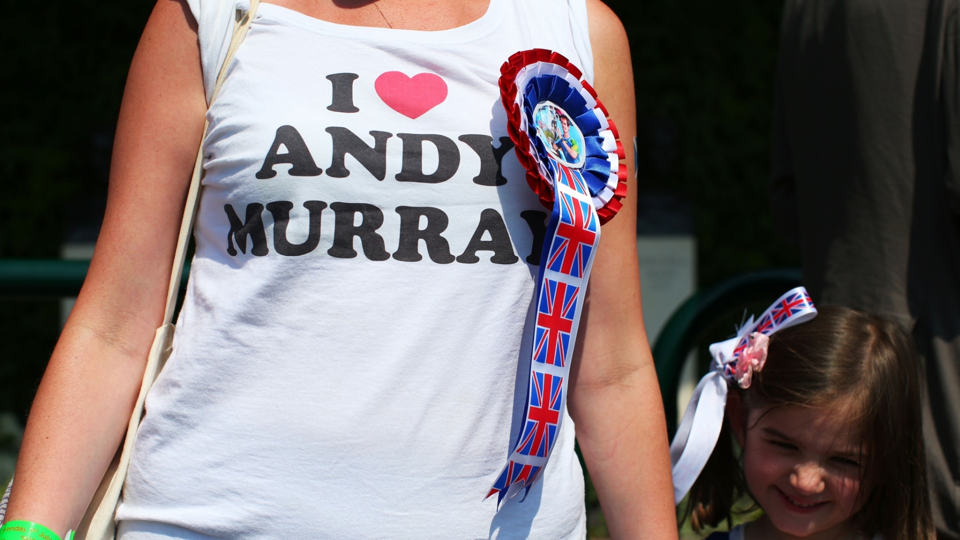 07.jul.2013 - Torcedora britânica usa camisa com os dizeres "eu amo Andy Murray" para torcer pelo tenista na final de Wimbledon - Julian Finney/Getty Images