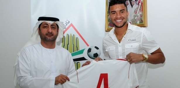 Sharjah apresentou zagueiro Maurício Ramos como reforço nesta segunda-feira - Divulgação