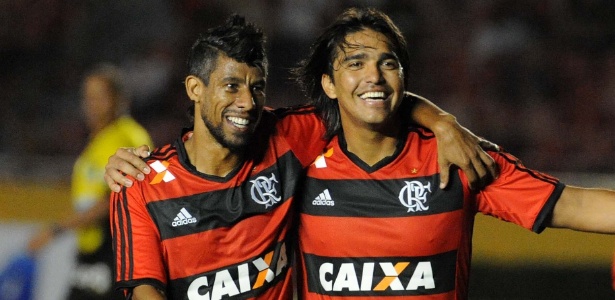 Léo Moura (e) esteve no último jogo do Flamengo contra o Asa em Arapiraca (AL) - Alexandre Vidal/Fla Imagem