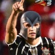 Corneta FC: Renato Augusto treina com nova máscara