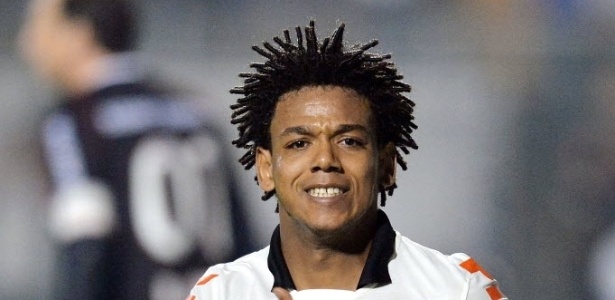 Romarinho comemora gol do Corinthians contra o São Paulo na Recopa