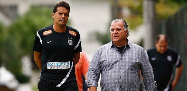 Técnico Claudinei Oliveira é cobrado por Odílio Rodrigues, mas continua no comando - Ricardo Saibun/Divulgação Santos FC