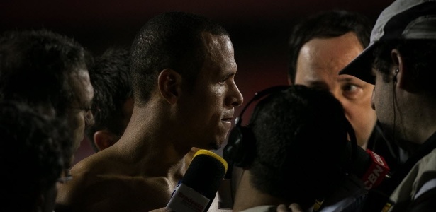 Luis Fabiano quer pelo menos 4 pontos dos próximos 6 a serem disputados - Rodrigo Capote/UOL