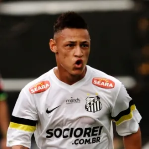 Neílton comemora gol do Santos contra o Coritiba na Vila Belmiro pelo Campeonato Brasileiro - LÉO PINHEIRO/FUTURA PRESS/ESTADÃO CONTEÚDO