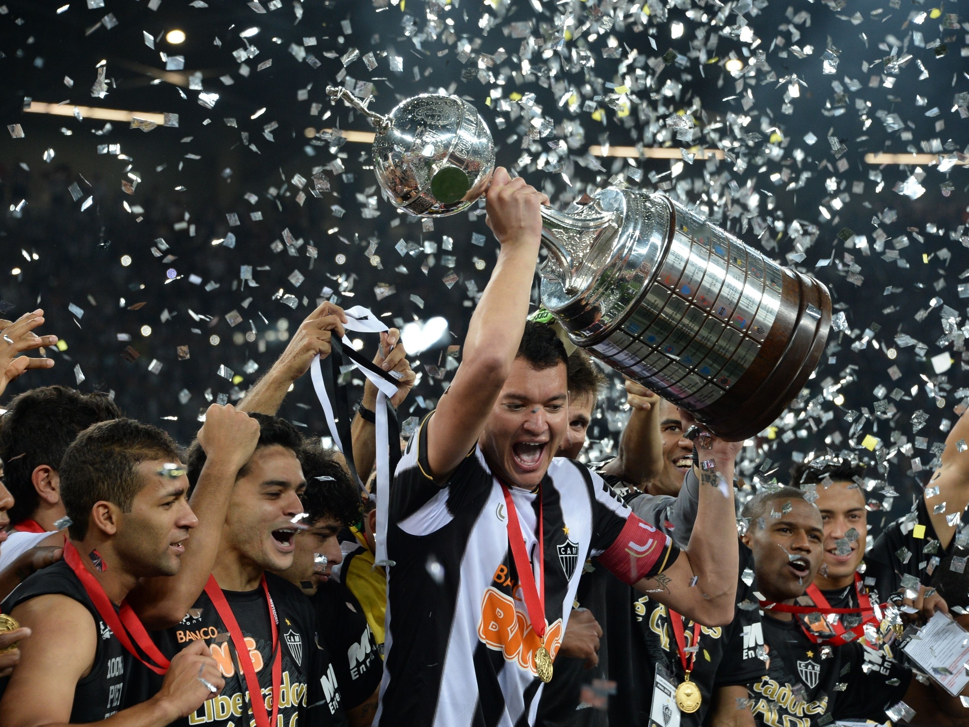 Campeão da Libertadores de 2013 decide voltar a jogar no Galo