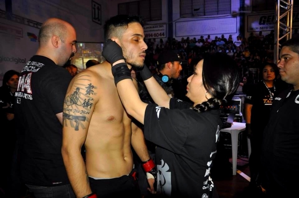 Checagem de itens de proteção, como os protetores bucais e coquilhas, e o comprimento das unhas também é função das "funileiras" - Divulgação