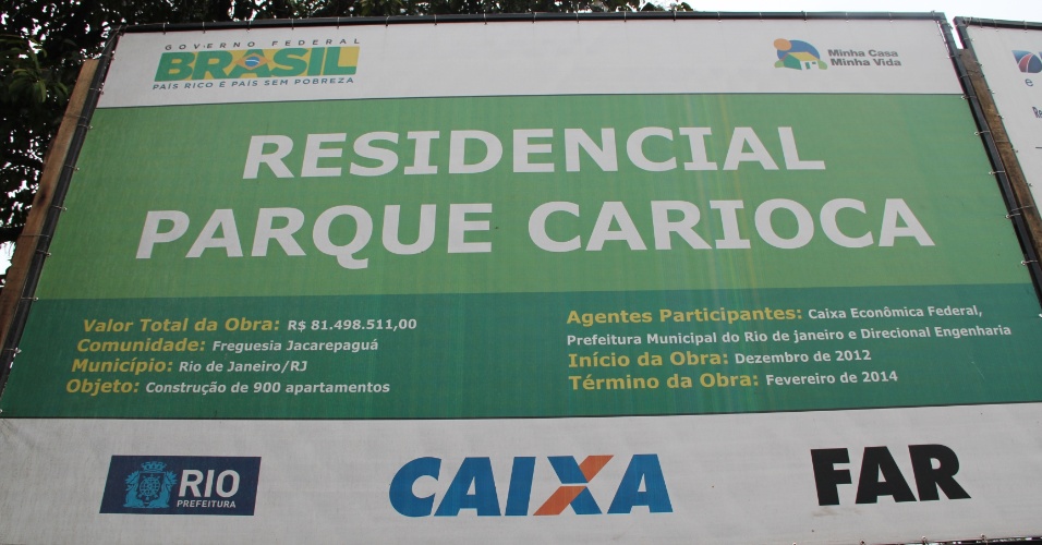 Placas no canteiro de obras trazem informações sobre obras do Parque Carioca