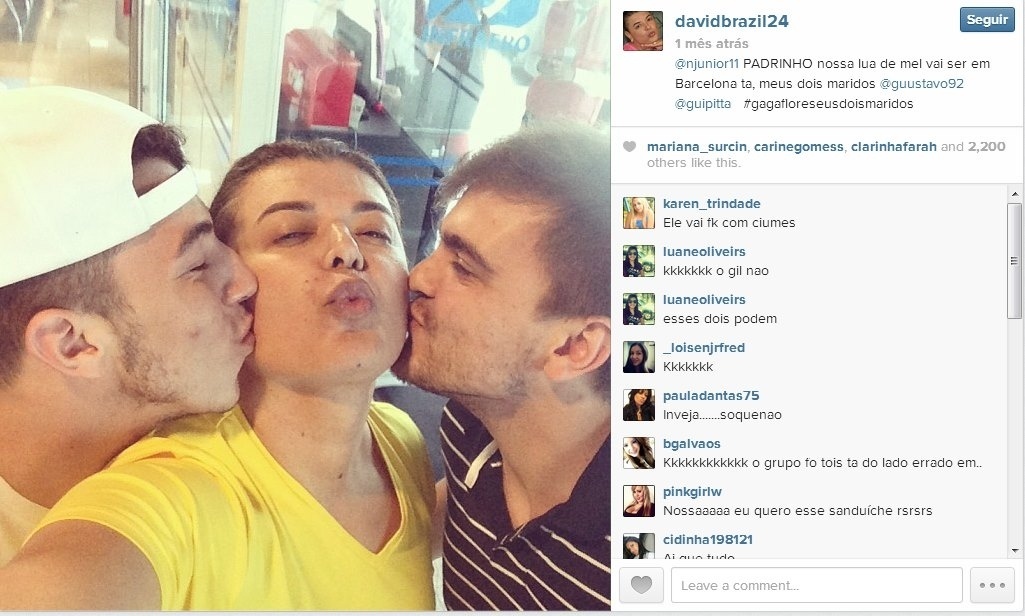 Promoter ganha beijo de amigos de Neymar - Reprodução/Instagram/davidbrazil24