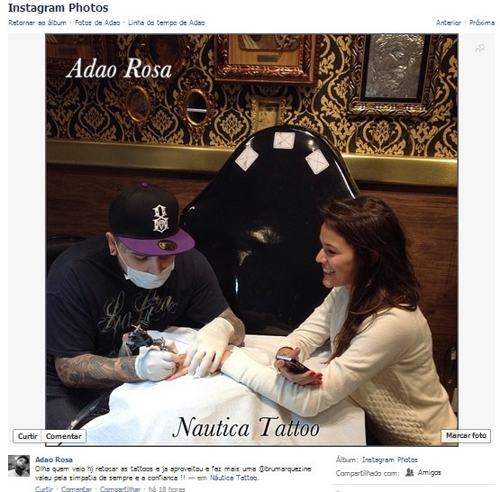 Bruna Marquezine faz tatuagens com amigo de Neymar