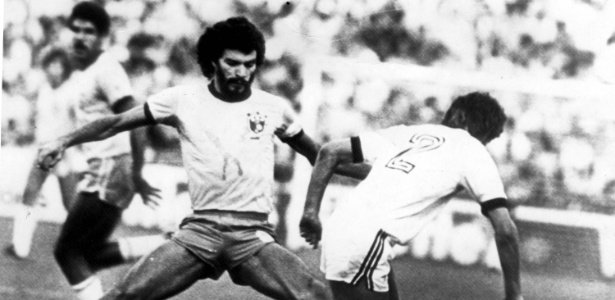 Sócrates, capitão da seleção em 1982, alfinetou a postura de um colega de equipe - Jorge Araújo/Folhapress