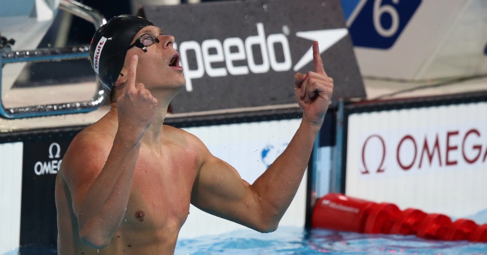29.jul.2013 - César Cielo comemora a medalha de ouro nos 50 m borboleta no Mundial de Esportes Aquáticos