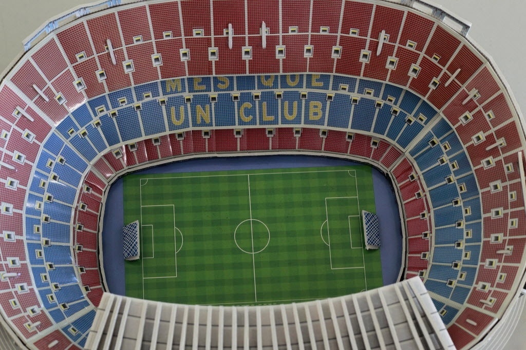 Coleção de estádios em miniaturas também conta com o Camp Nou, a famosa casa do Barcelona - Reinaldo Canato/UOL