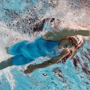 1.ago.2013 - A francesa Isabelle Mabboux compete no revezamento 4x200 m no Mundial de Barcelona - AFP PHOTO / FRANCOIS XAVIER MARIT