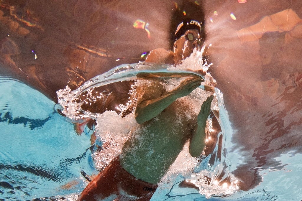 1.ago.2013 - O húngaro Daniel Gyurta compete nas eliminatórias dos 200 m peito em Barcelona - AFP PHOTO / FRANCOIS XAVIER MARIT