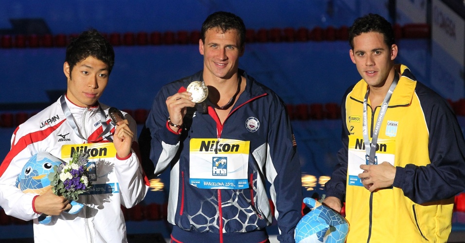 1.ago.2013 - Thiago Pereira posa com o bronze ao lado de Kosuke Hagino, parata, e Ryan Lochte, ouro nos 200 m medley