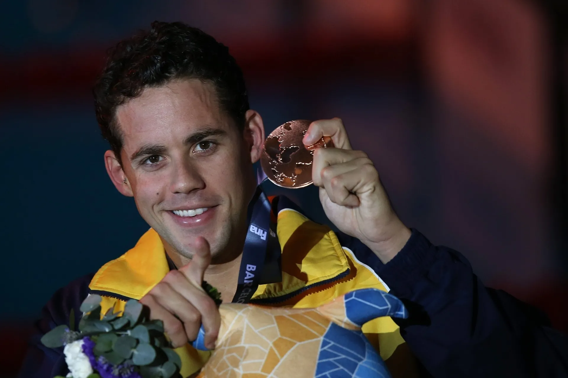 1.ago.2013 - Thiago Pereira sorri com a medalha de bronze conquistada nos 200 m medley - Satiro Sodré/Divulgação CBDA