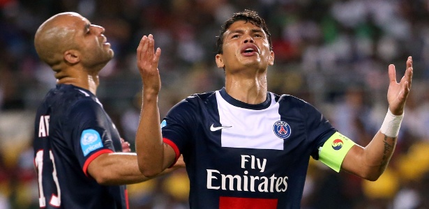 Paris Saint-Germain confirmou nesta quinta-feira a renovação do contrato do zagueiro Thiago Silva - AFP PHOTO / FRANCK FIFE 