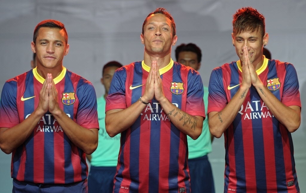 Neymar, Adriano e Sanchez estrelam campanha da Nike na Tailândia - AFP PHOTO / PORNCHAI KITTIWONGSAKUL
