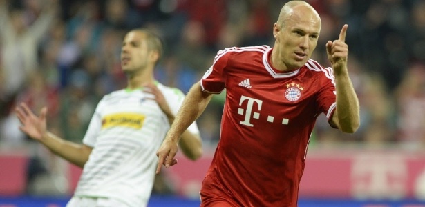 Holandês Arien Robben foi um dos destaques da vitória bávara na primeira rodada do Alemão  - Christof Stache/AFP