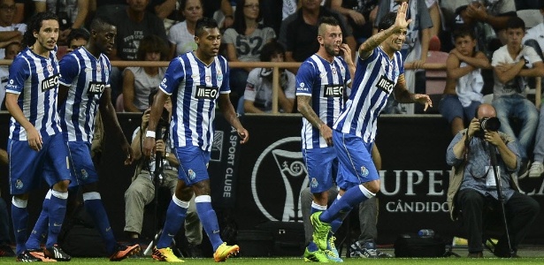 Porto anotou três gols ainda no primeiro tempo do jogo contra o Vitória de Guimarães - Francisco Leong / AFP