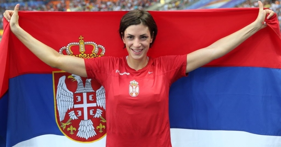 11.ago.2013 - A sérvia Ivana Spanovic sorri ao conquistar a medalha de bronze no salto em distância no Mundial de Moscou