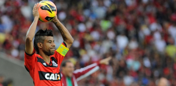 Lesionado, lateral direito Léo Moura poderá voltar ao Fla somente no dia 28 de agosto - Alexandre Vidal/Fla Imagem