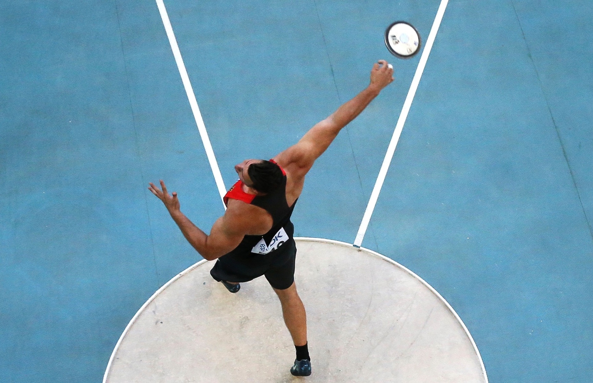13.ago.2013 - Alemão Martin Wierig disputa o lançamento de disco em Moscou - REUTERS/Fabrizio Bensch