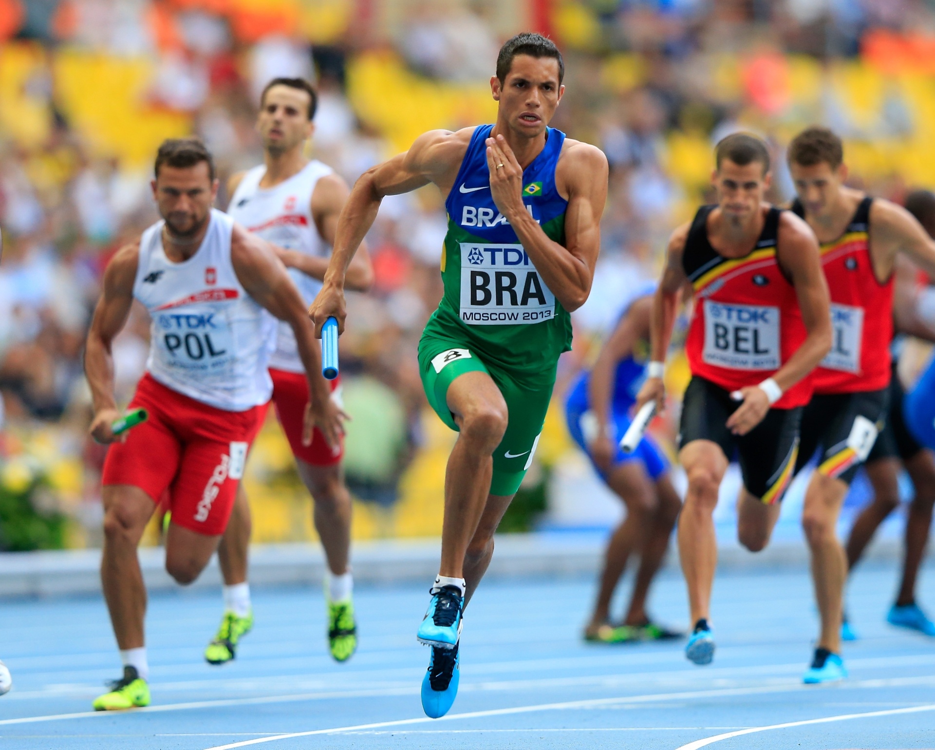 Brasil faz 6° melhor tempo e vai à final do revezamento 4x400 m masculino 15/08/2013 UOL Esporte Brasil faz 6° melhor tempo e vai à final do revezamento 4x400 m masculino 15/08/2013 UOL Esporte