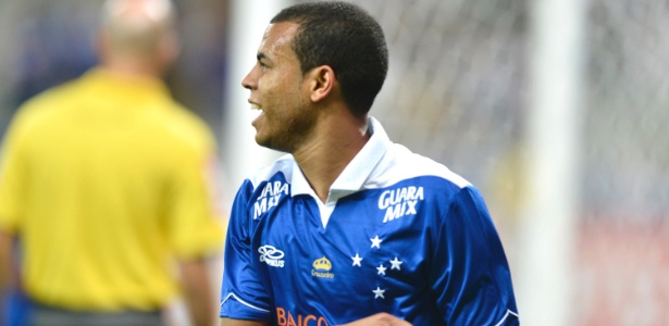 Lateral direito Mayke deve ganhar de Marcelo Oliveira nova chance como titular do Cruzeiro - Juliana Flister/Vipcomm