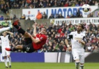 Ingls tem golao de Van Persie e torcida do Arsenal exigindo reforos