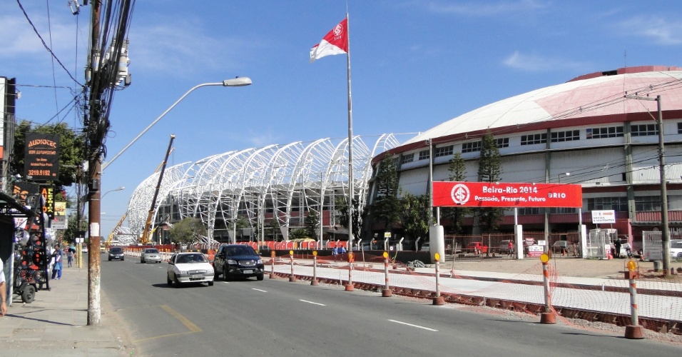 Parte externa das obras de reforma do estádio Beira-Rio do Internacional (20/08/2013)